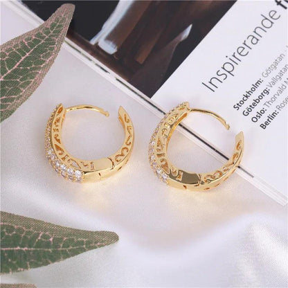 Hoop earrings with exclusive design in 24K Gold 